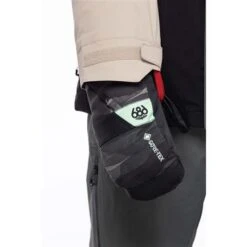 686 Men's GTX Core Insulated Jacket -Sport Ski Equipment fw23 686 mensgtxcoreinsulatedjacket puttycolorblock 16