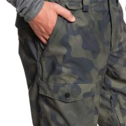 Quiksilver Men's Utility Bib 29 Quiksilver Men's Utility Bib -Sport Ski Equipment fw23 quiksilver mensutilitybib trueblackfadeoutcamo 4