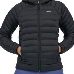 Patagonia Women's Down Sweater Hoody 17 Patagonia Women's Down Sweater Hoody -Sport Ski Equipment pat 84712 blk model3